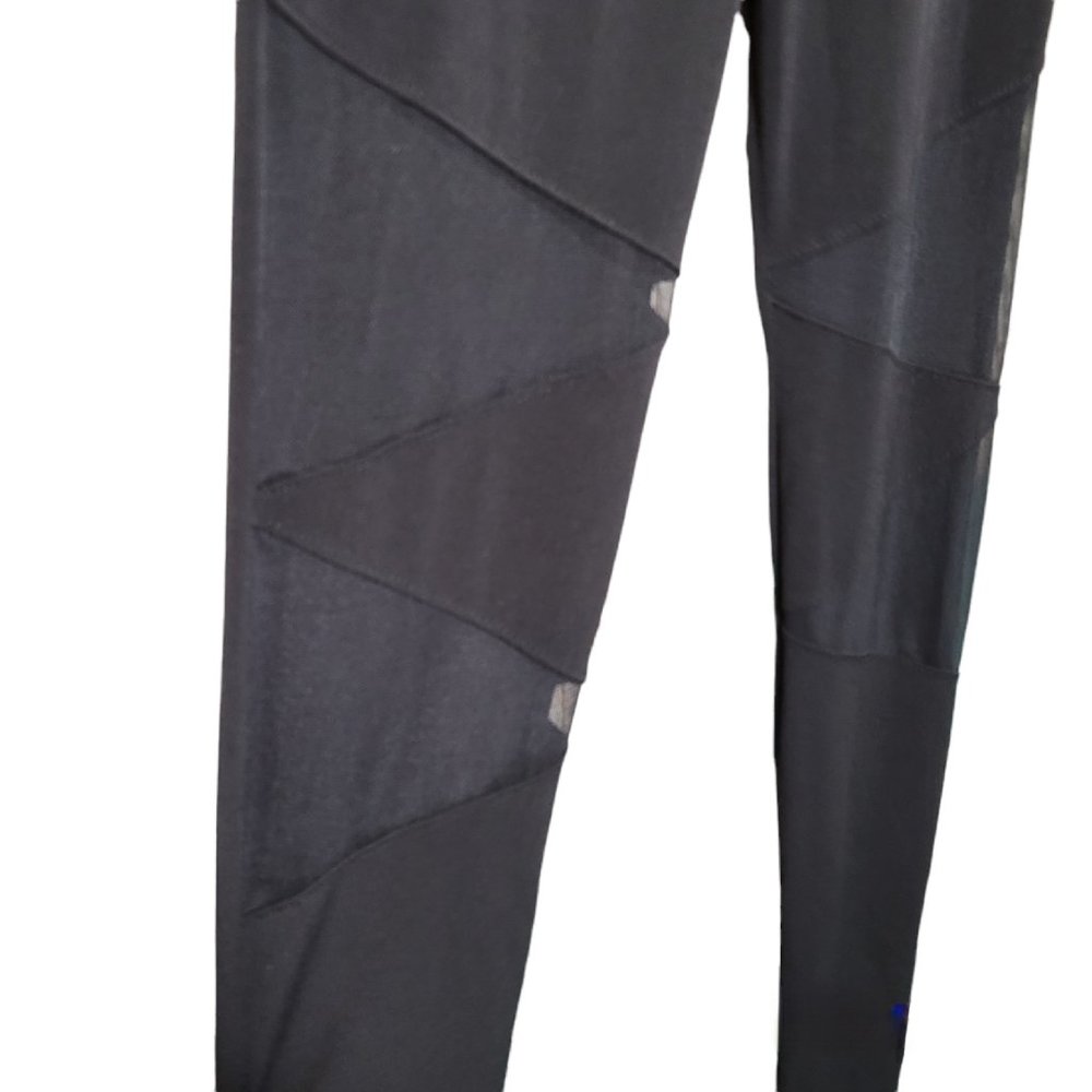 Women's Leggings Black with Triangle shaped mesh Size XS